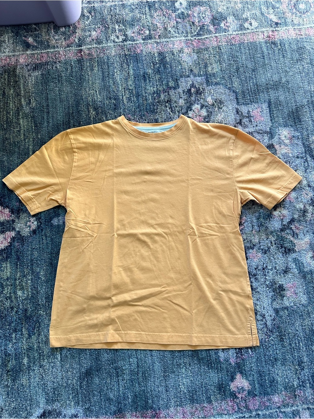 Member’s Mark Everyday Crewneck Tee in Soft Orange Size Medium Nice Basic Tee!